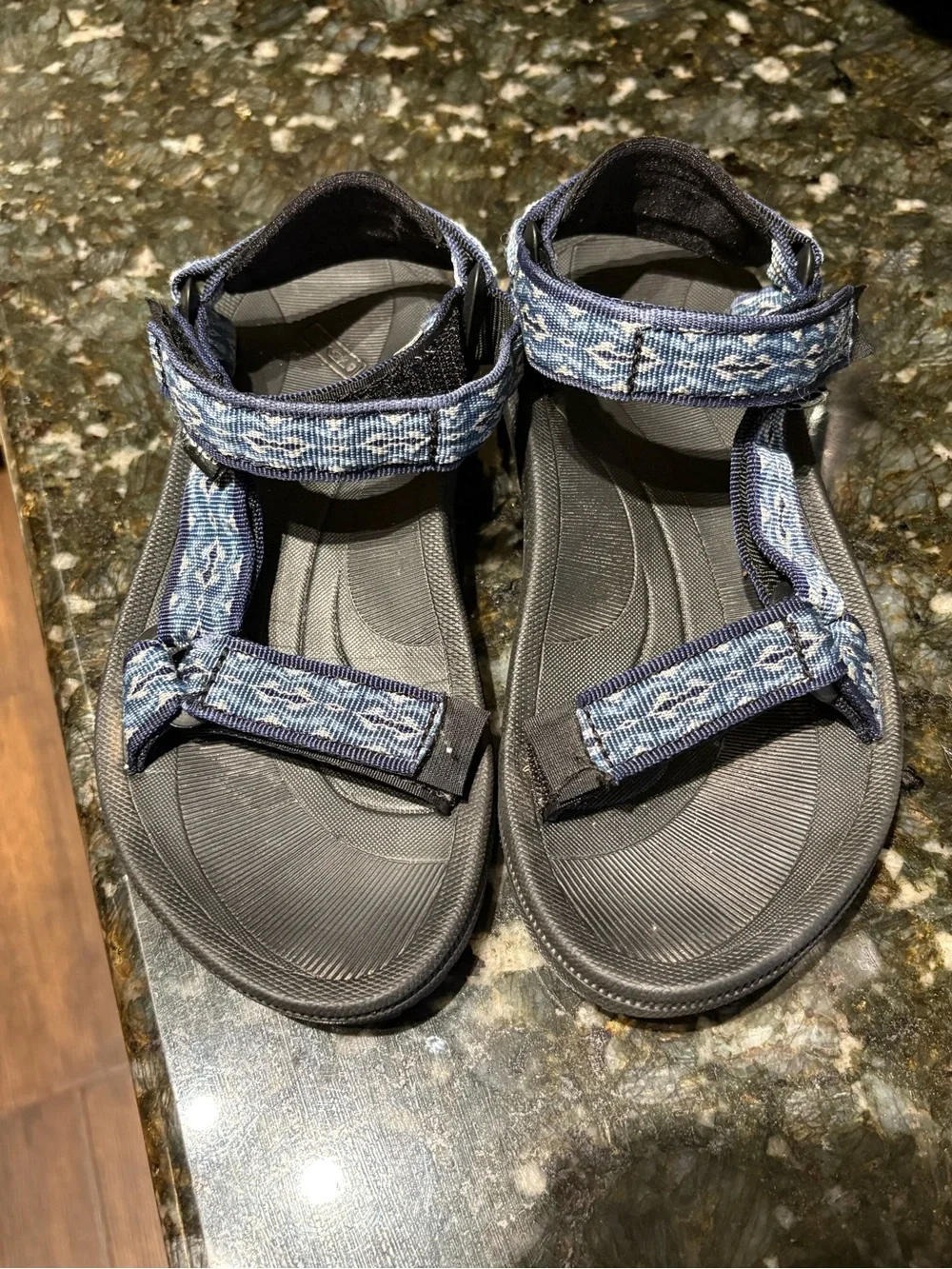Womens size 5 Tevas Sandals Black & Blue Velcro